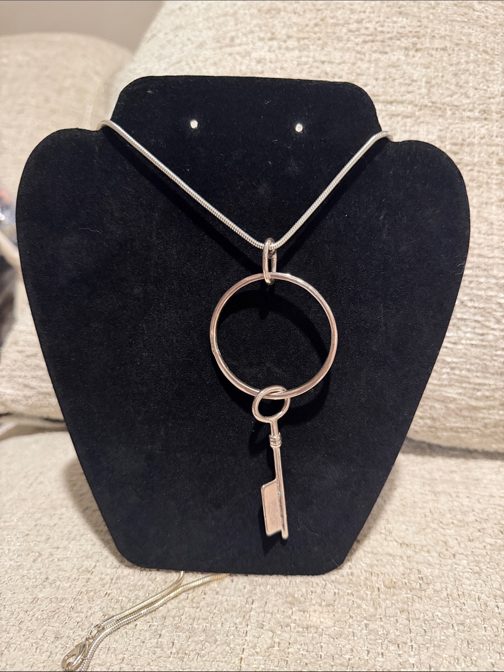 Silver Key Pendant Circle Necklace - Women's Jewelry